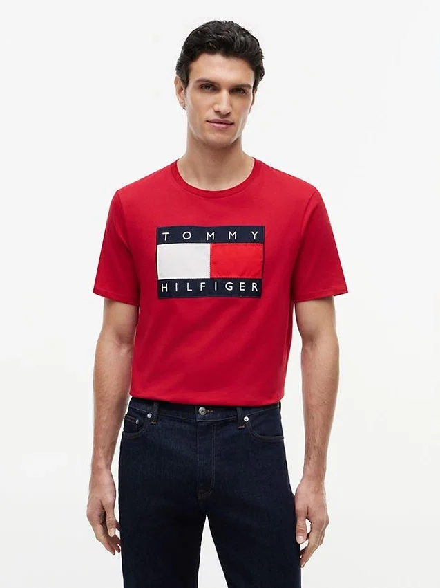 Camiseta con gran logotipo de bandera Camiseta con gran logotipo de bandera