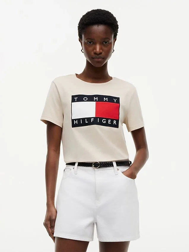 Camiseta con gran logotipo de bandera Camiseta con gran logotipo de bandera