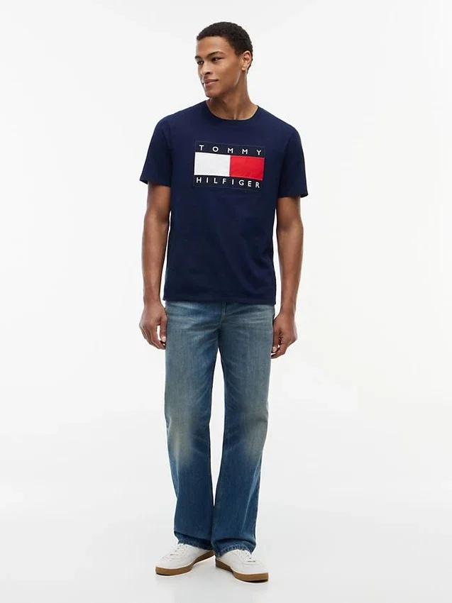Camiseta con gran logotipo de bandera Camiseta con gran logotipo de bandera