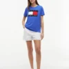 Camiseta con gran logotipo de bandera