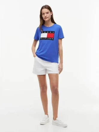 Camiseta con gran logotipo de bandera