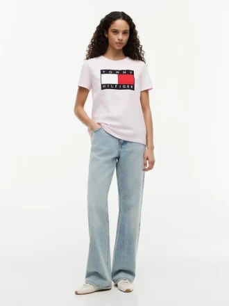 Camiseta con gran logotipo de bandera