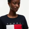 Camiseta con gran logotipo de bandera