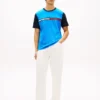 Camiseta con logo de bandera y mangas en contraste