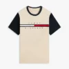 Camiseta con logo de bandera y mangas en contraste