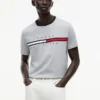 Camiseta con logotipo de bandera bordado Camiseta con logotipo de bandera bordado