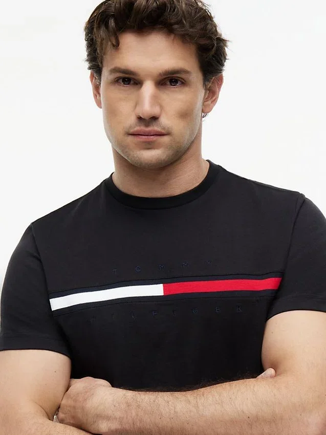 Camiseta con logotipo de bandera bordado Camiseta con logotipo de bandera bordado