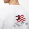 Camiseta con logotipo de bandera ondulada en la espalda Camiseta con logotipo de bandera ondulada en la espalda