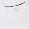 Camiseta con logotipo de bandera ondulada en la espalda Camiseta con logotipo de bandera ondulada en la espalda