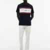Camiseta con logotipo de rayas en bloque de Hilfiger Camiseta con logotipo de rayas en bloque de Hilfiger