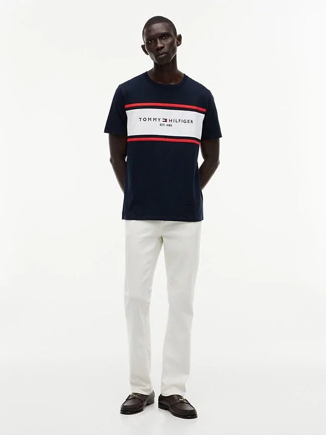 Camiseta con logotipo de rayas en bloque de Hilfiger Camiseta con logotipo de rayas en bloque de Hilfiger