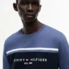 Camiseta con logotipo de rayas en bloque de Hilfiger Camiseta con logotipo de rayas en bloque de Hilfiger