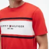 Camiseta con logotipo de rayas en bloque de Hilfiger Camiseta con logotipo de rayas en bloque de Hilfiger