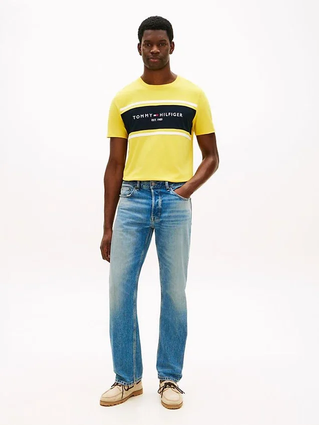 Camiseta con logotipo de rayas en bloque de Hilfiger Camiseta con logotipo de rayas en bloque de Hilfiger