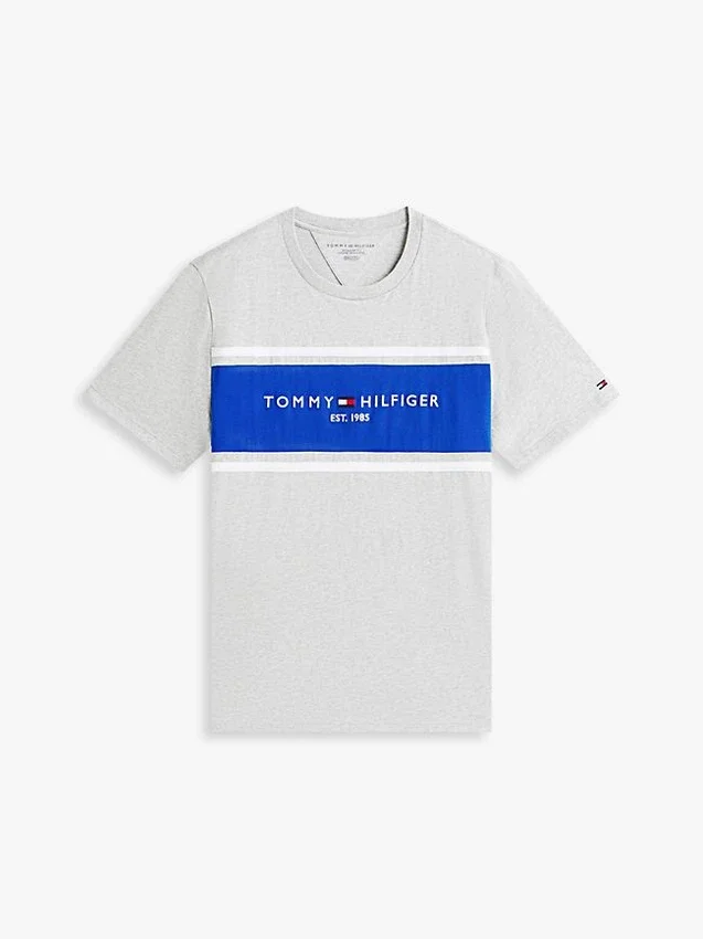 Camiseta con logotipo de rayas en bloque de Hilfiger Camiseta con logotipo de rayas en bloque de Hilfiger