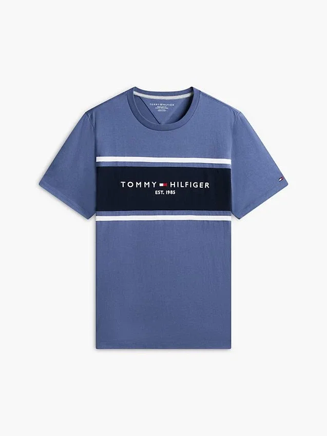 Camiseta con logotipo de rayas en bloque de Hilfiger Camiseta con logotipo de rayas en bloque de Hilfiger