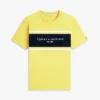 Camiseta con logotipo de rayas en bloque de Hilfiger Camiseta con logotipo de rayas en bloque de Hilfiger