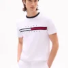 Camiseta con logotipo de rayas y bandera bordado