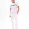 Camiseta con logotipo de rayas y bandera bordado