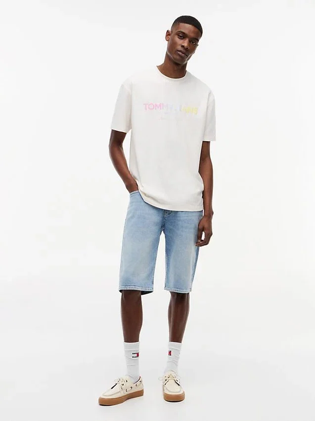 Camiseta con logotipo degradado de Tommy Jeans Camiseta con logotipo degradado de Tommy Jeans