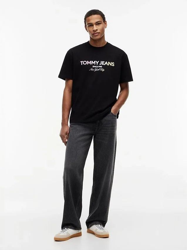 Camiseta con logotipo degradado de Tommy Jeans Camiseta con logotipo degradado de Tommy Jeans