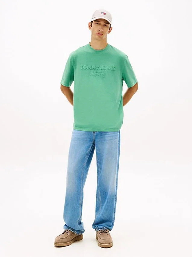 Camiseta con logotipo desgastado de Tommy Jeans Camiseta con logotipo desgastado de Tommy Jeans