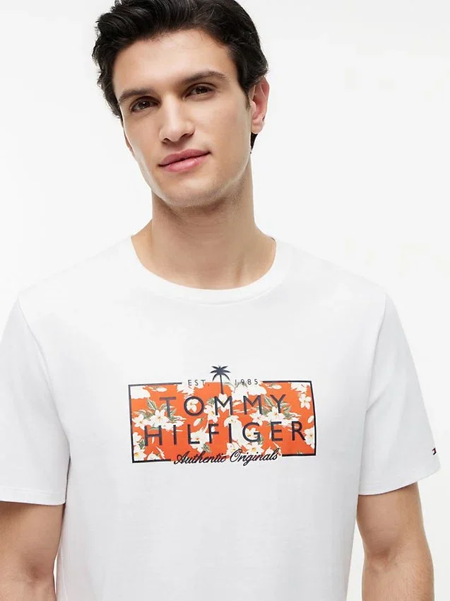 Camiseta con logotipo floral tropical Camiseta con logotipo floral tropical