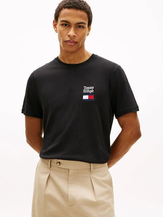 Camiseta con logotipo superpuesto Camiseta con logotipo superpuesto