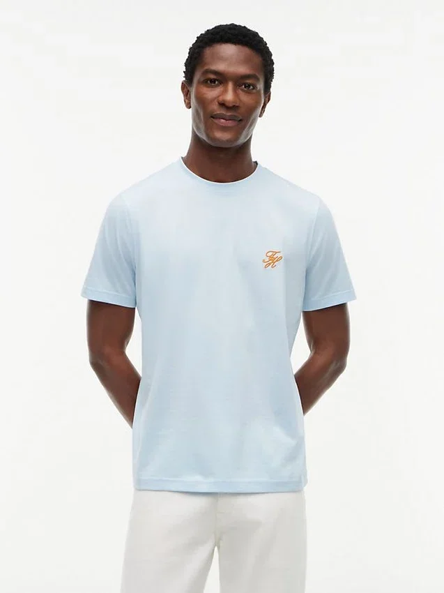 Camiseta con monograma bordado Camiseta con monograma bordado
