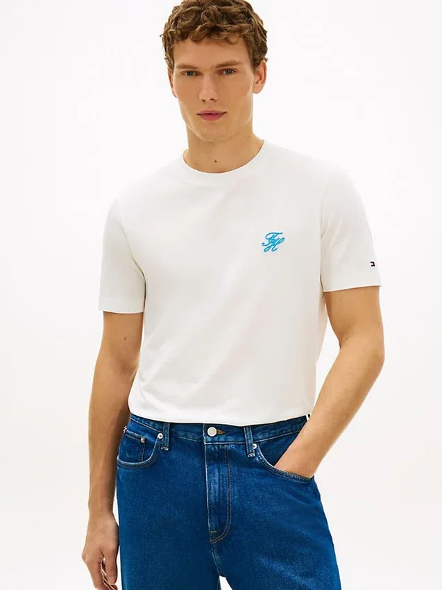 Camiseta con monograma bordado Camiseta con monograma bordado