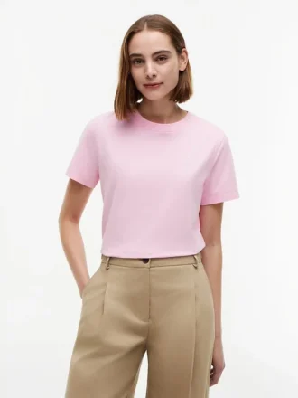 Camiseta con monograma bordado