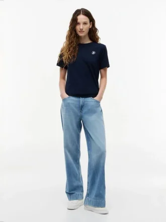 Camiseta con monograma bordado