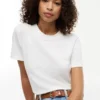 Camiseta con monograma bordado