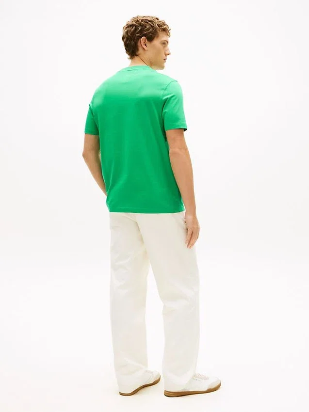 Camiseta con monograma bordado Camiseta con monograma bordado