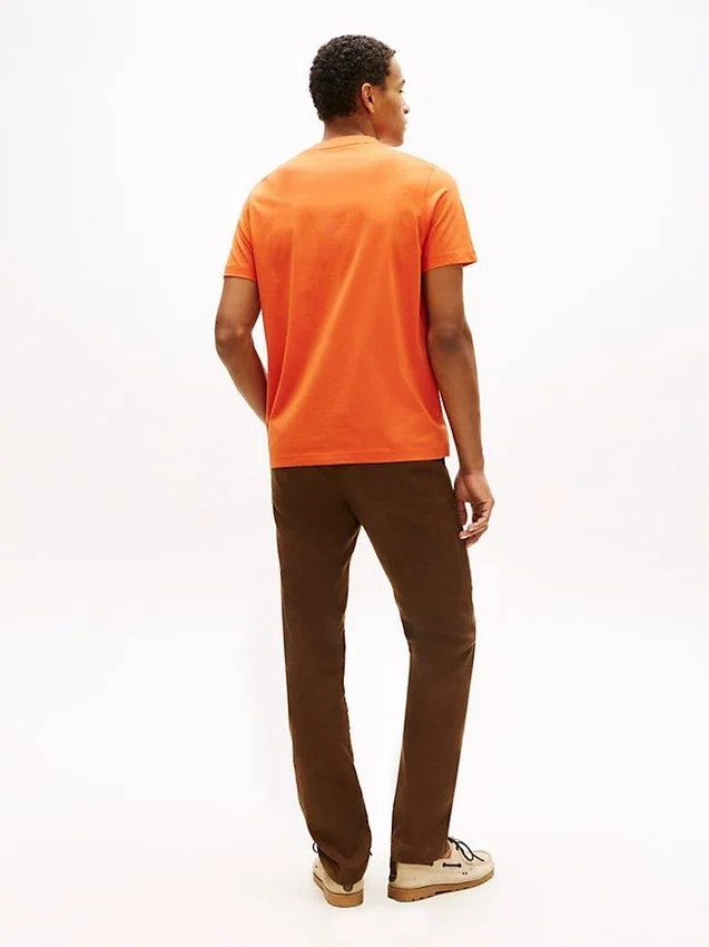 Camiseta con monograma bordado Camiseta con monograma bordado