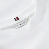 Camiseta con monograma bordado