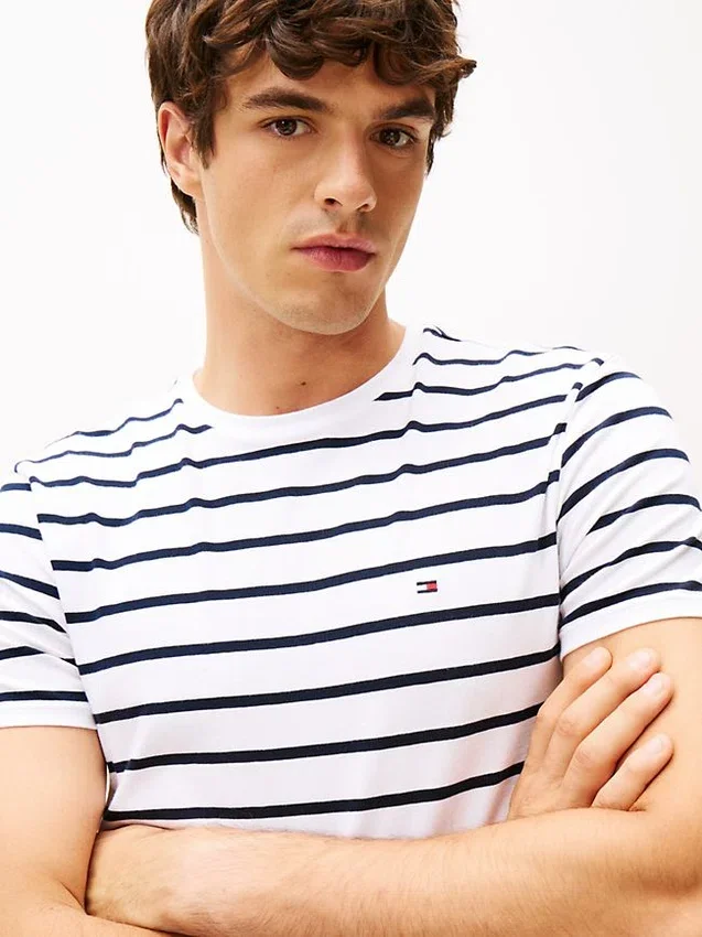 Camiseta de algodón elástico con rayas extra ajustada Camiseta de algodón elástico con rayas extra ajustada
