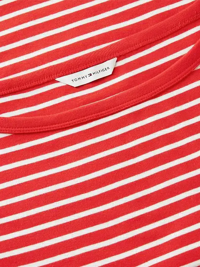 Camiseta de corte ajustado con cuello barco Camiseta de corte ajustado con cuello barco