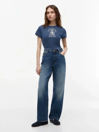Camiseta de corte entallado con logotipo Crest teñida en prenda