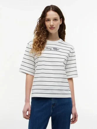 Camiseta de corte holgado con logotipo bordado