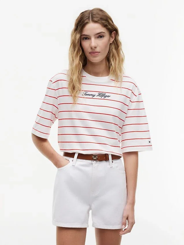 Camiseta de corte holgado con logotipo bordado