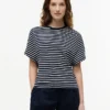 Camiseta de cuello redondo con mangas murciélago