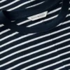 Camiseta de cuello redondo con mangas murciélago