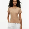 Camiseta de cuello redondo con punto calado y corte entallado