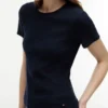 Camiseta de cuello redondo con punto calado y corte entallado