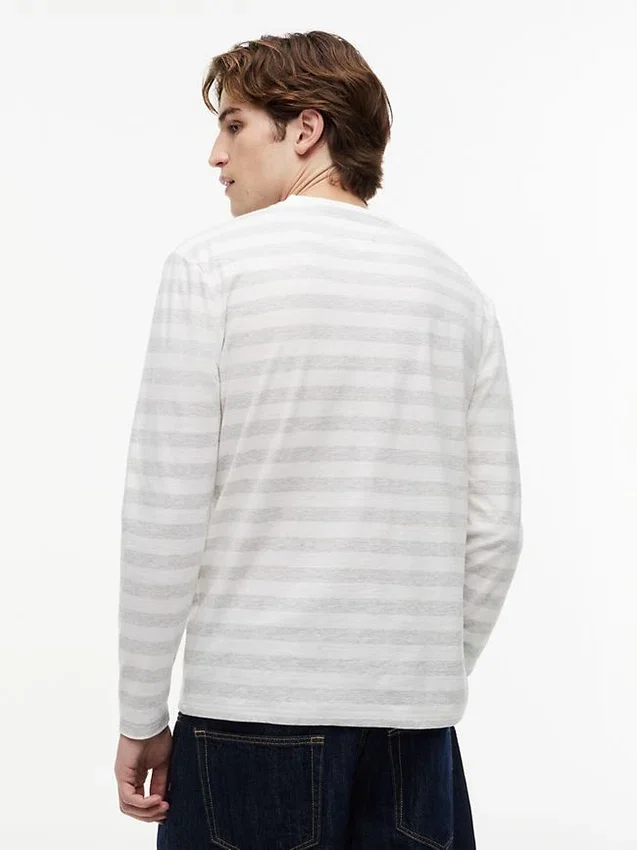 Camiseta de manga larga a rayas de Tommy Jeans Camiseta de manga larga a rayas de Tommy Jeans