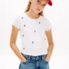 Camiseta de niño con estrellas bordadas y canalé