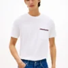 Camiseta de piqué con bolsillo y rayas emblemáticas Camiseta de piqué con bolsillo y rayas emblemáticas