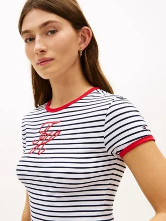 Camiseta de rayas con monograma bordado