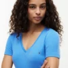 Camiseta Favorite con cuello en V Camiseta Favorite con cuello en V